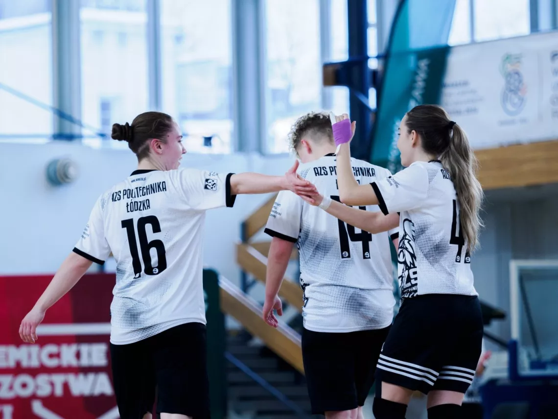 Świętujące bramkę zawodniczki PŁ