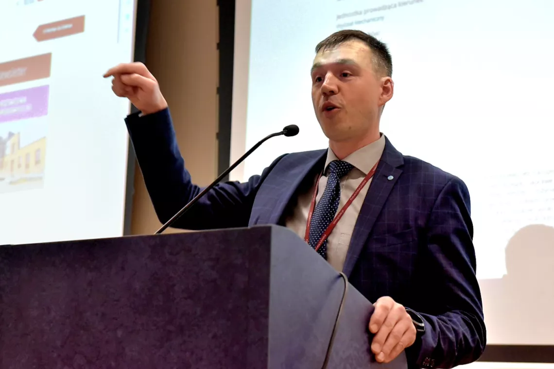 Dr hab. inż. Damian Batory, prof. PŁ, kierownik Katedry Pojazdów i Podstaw Budowy Maszyn i przewodniczący rady kierunku transport