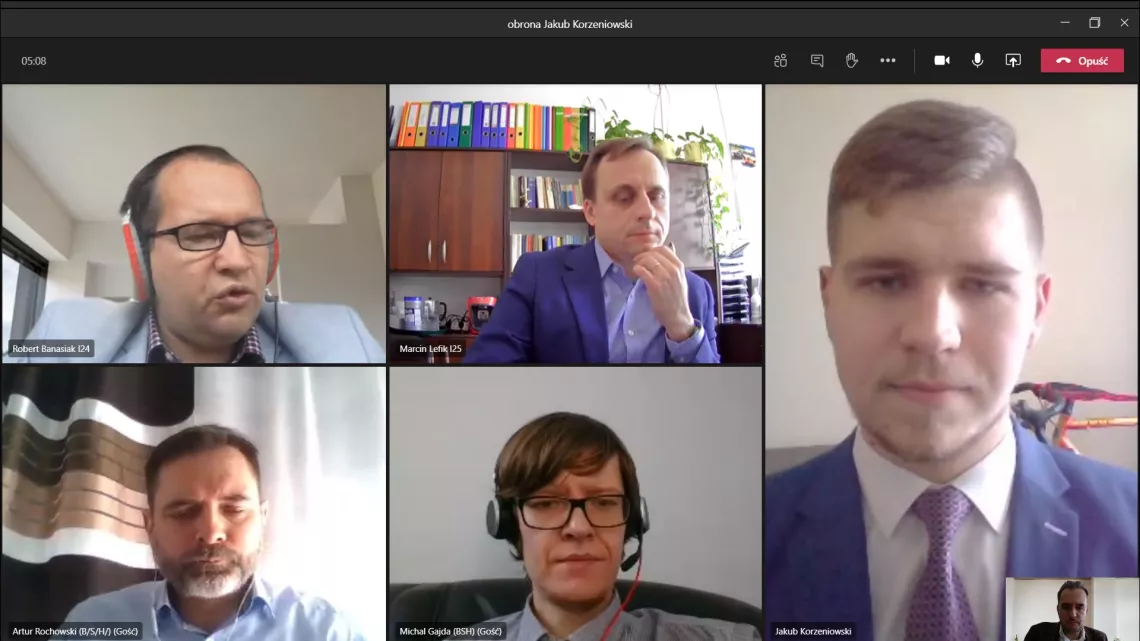 W czasie spotkania z przedstawicielami firmy.