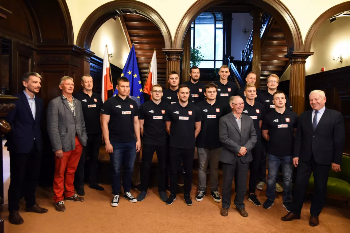 Druzyna spotkała się z władzami miasta, PŁ i KU AZS