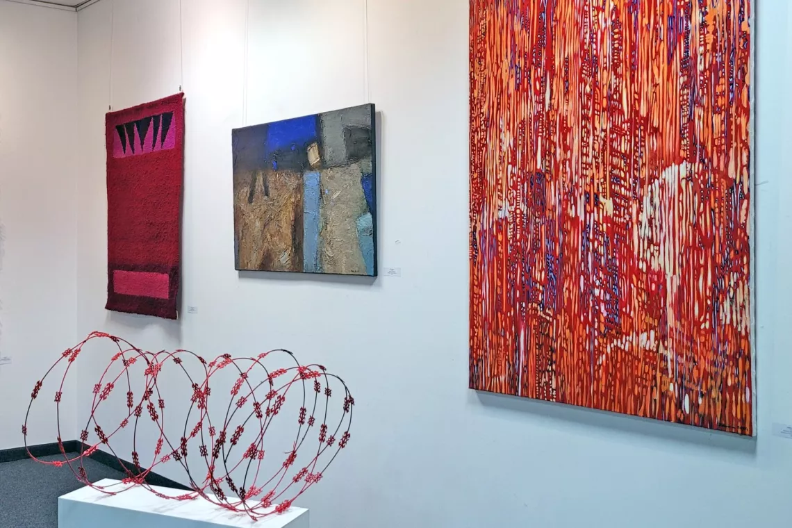 Na wystawie w Galerii Biblio – Art