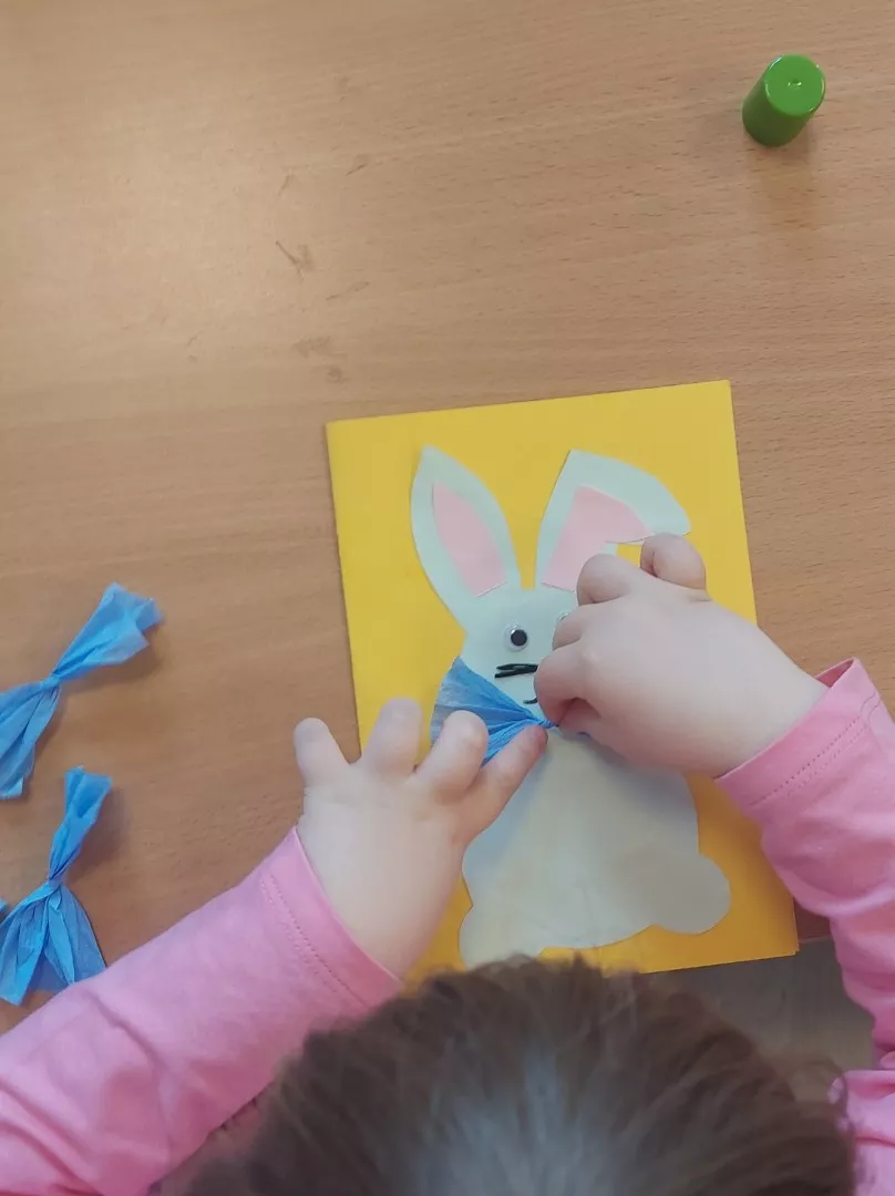 Maluchy z politechnicznego przedszkola przygotowały świąteczne kartkiarch.