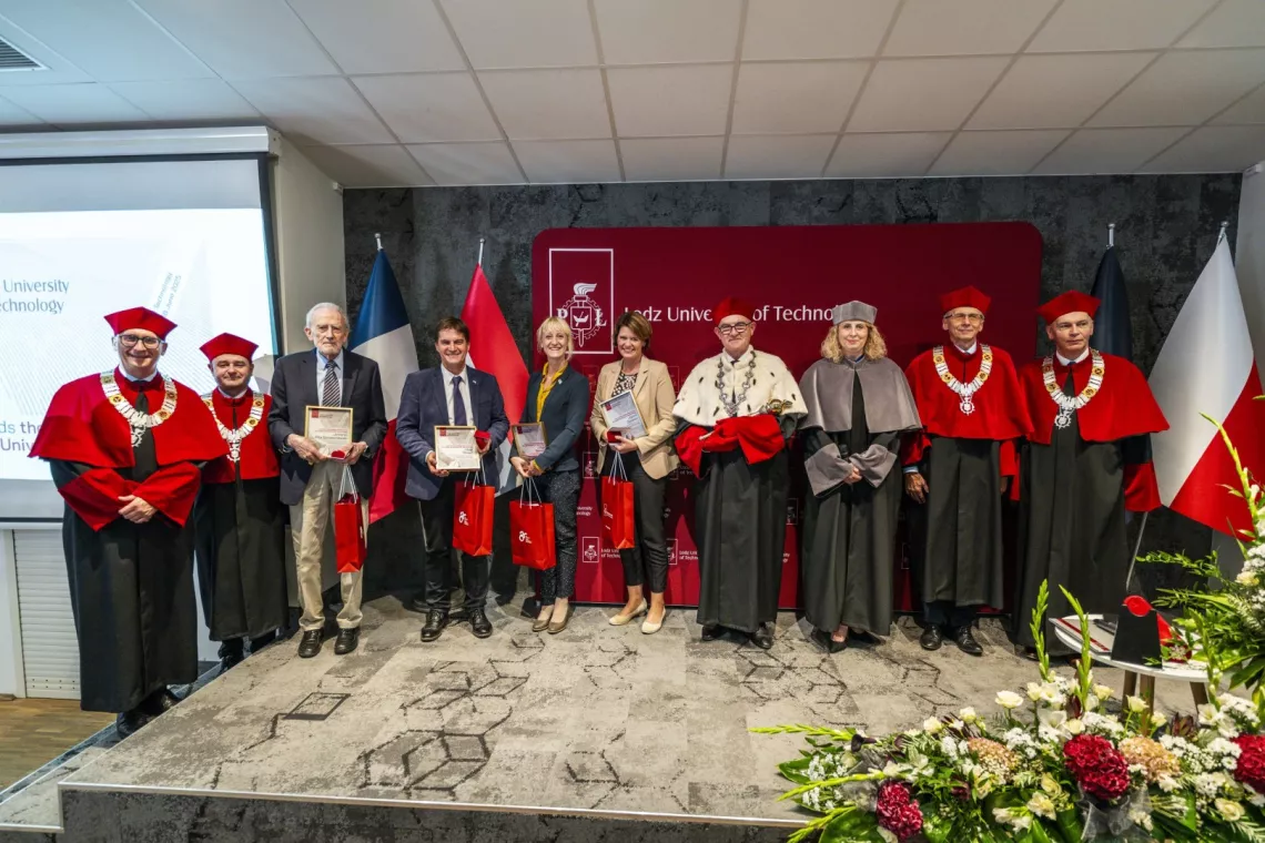 Odznaki „Zasłużony dla Politechniki Łódzkiej” wręczono przedstawicielom ECIU w auli im. profesora Jana Krysińskiego
