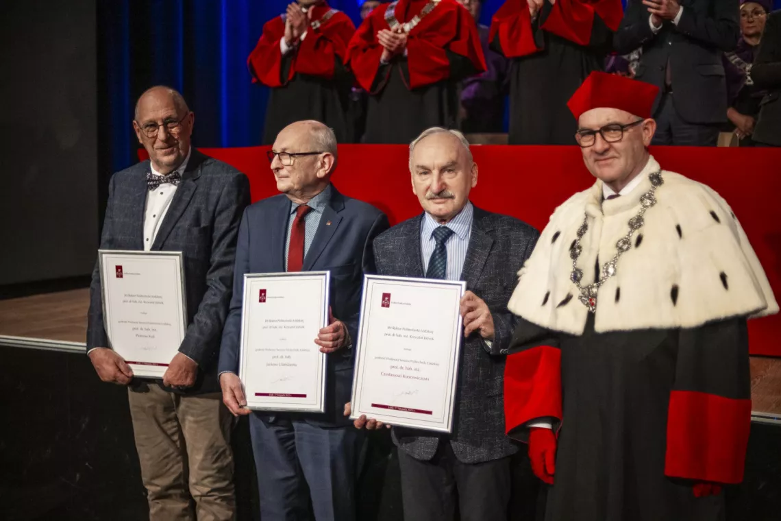 Profesorowie Seniorzy Politechniki Łódzkiej z rektorem PŁ