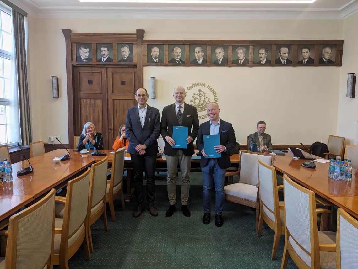 Złote dyplomy wręczali dziekan prof. Sławomir Hausman i prezes SW PŁ dr inż. Jacek Szer. Spotkanie prowadził inicjator zjazdów Piotr Kowalewicz