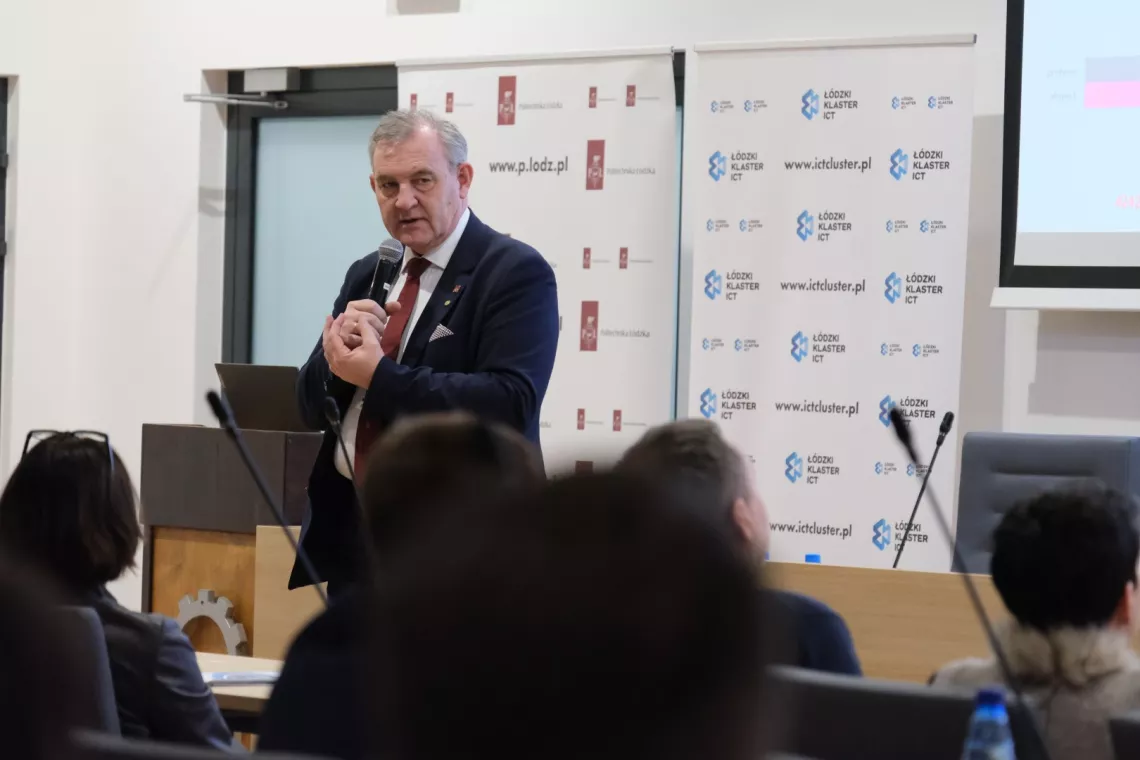 Rektor prof. Krzysztof Jóźwik