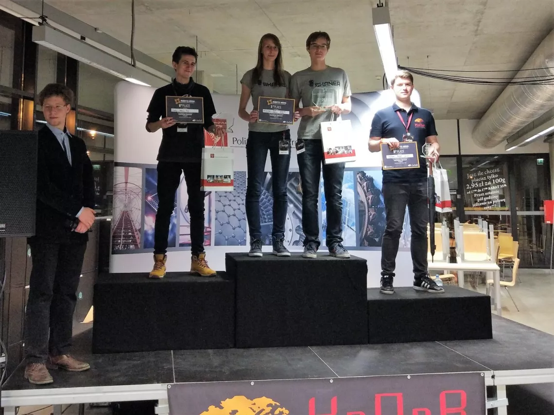 Robot autorstwa Małgorzaty Prociów i Pawła Rogowskiego zajął 1. miejsce w kategorii LineFollower Enhanced