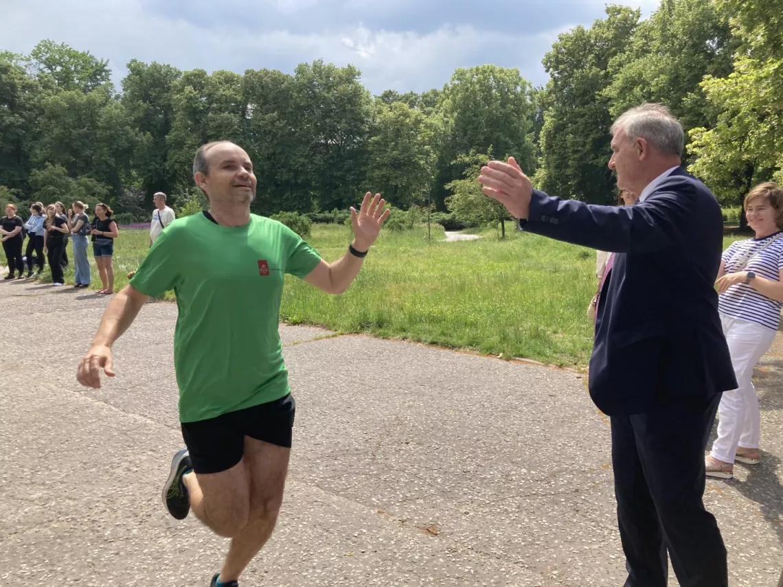 "Piątka" z rektorem na mecie biegu