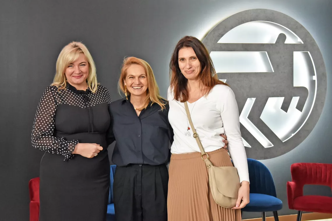 Panie dziekan Wydziału OiZ - prof. Agnieszka Zakrzewksa-Bielawska i dr hab. Małgorzata Koszewska oraz pani dyrektor HR Rossmana Ilona Perużyńska-Zych