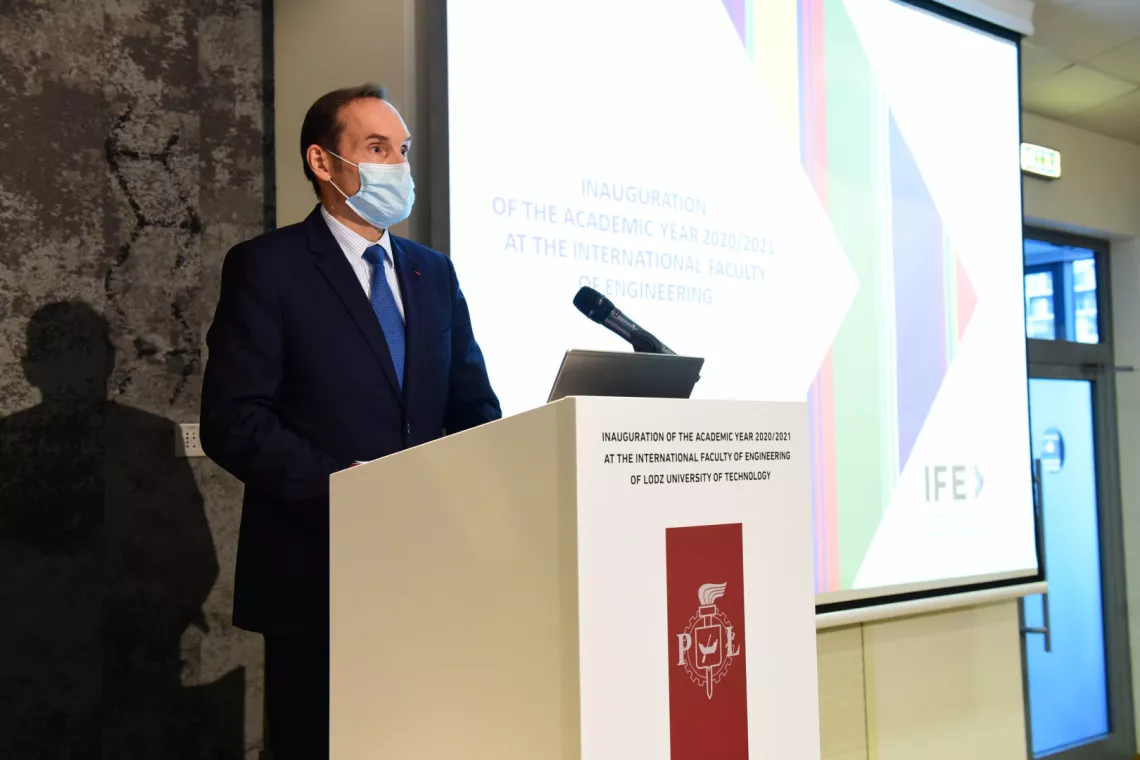 Wykład inauguracyjny wygłosił Ambasador Frédéric Billet