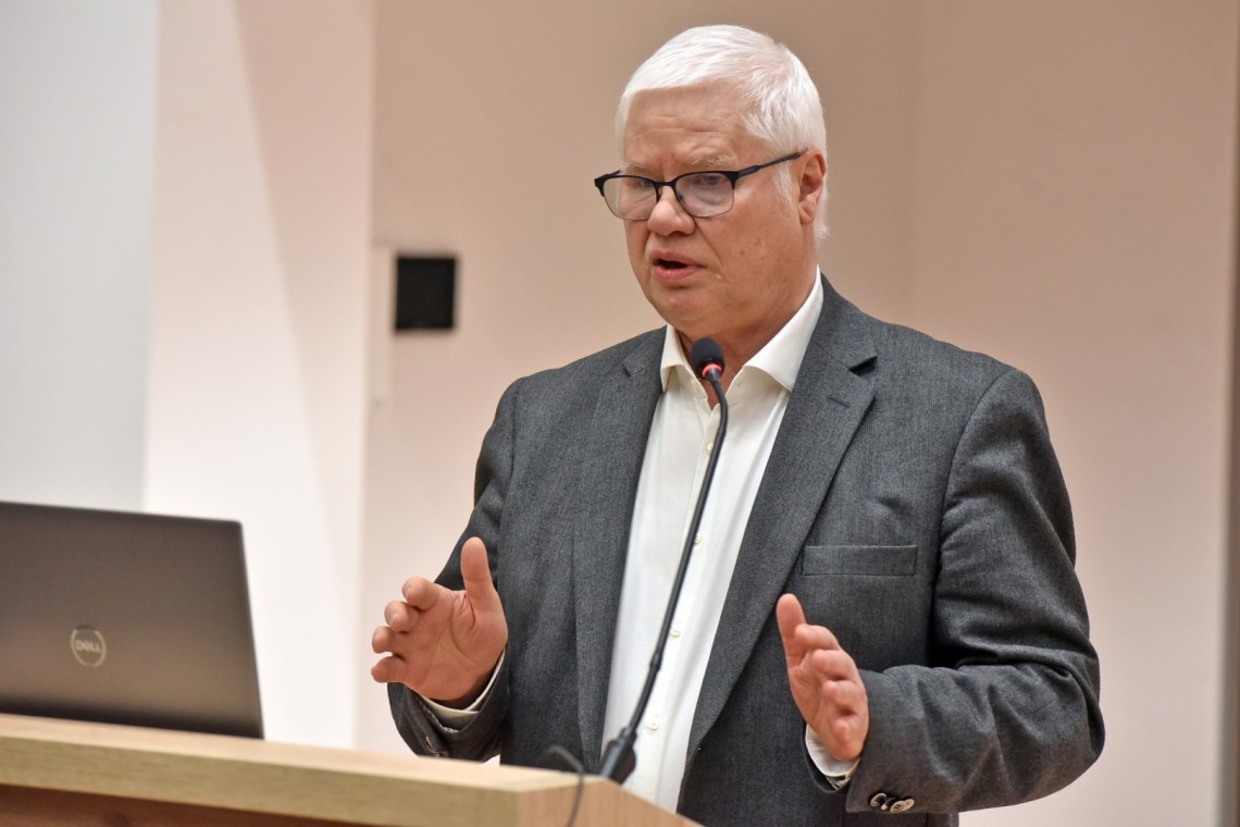 Wykład inauguracyjny wygłosił prof. Jerzy Hausner