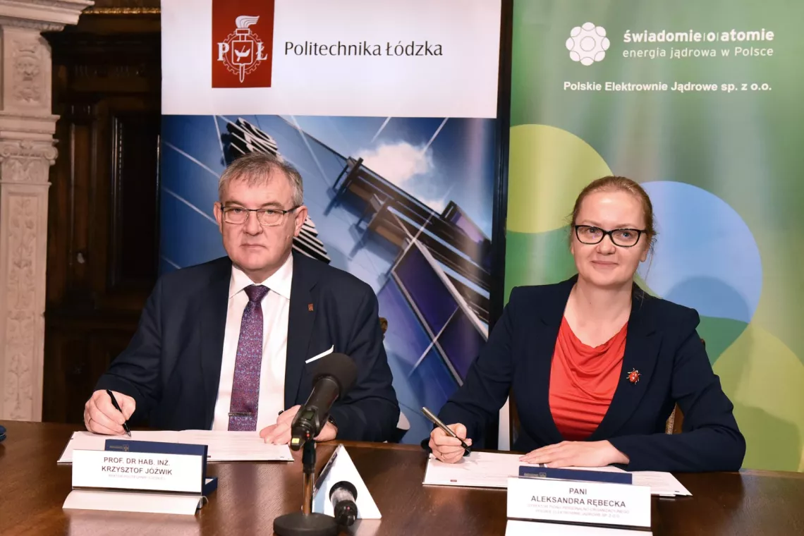 Sygnatariusze umowy - rektor prof. Krzysztof Jóźwik i dyrektor Aleksandra Rębecka