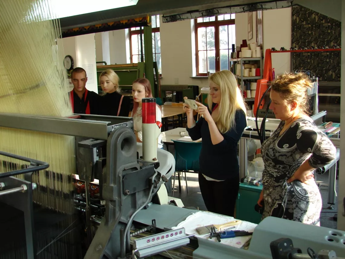 Warsztat tkania na krośnie z elektronicznym mechanizmem Żakarda