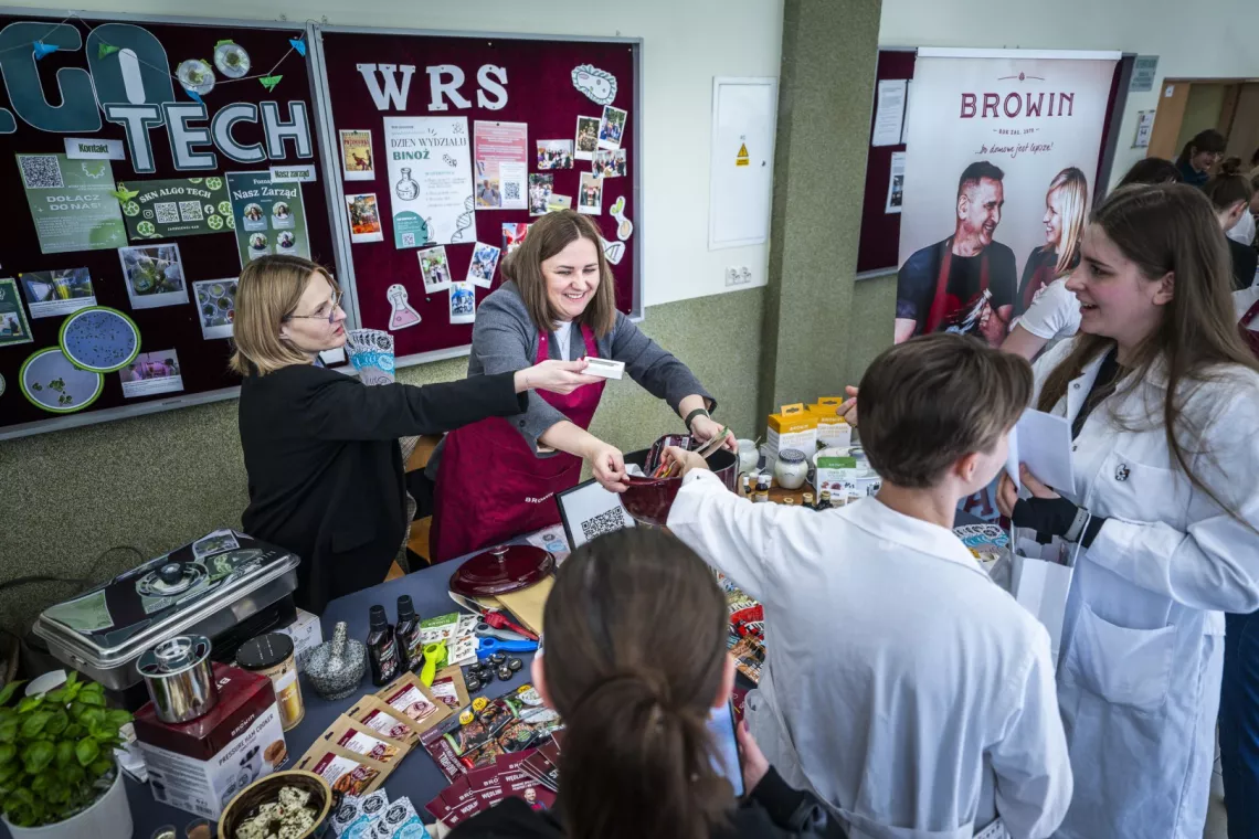 Jedno z wydziałowych stoisk