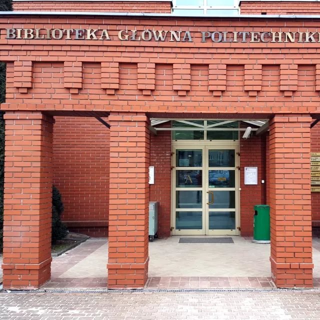 Wejście do Biblioteki PŁ