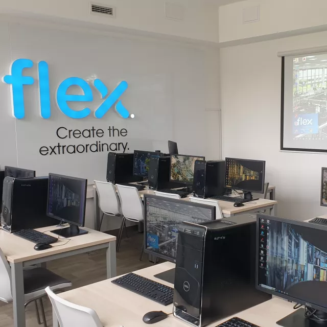 Sala firmy Flex na Wydziale OiZ