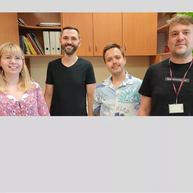 Przedstawiciele zespołu zaangażowanego w projekt bioinformatyczny (od lewej): opiekun projektu dr inż. Agnieszka Pietrzyk-Brzezińska, dr hab. inż. Bartosz Sekuła, inż. Jakub Filipek, mgr inż. Maciej Nielipiński