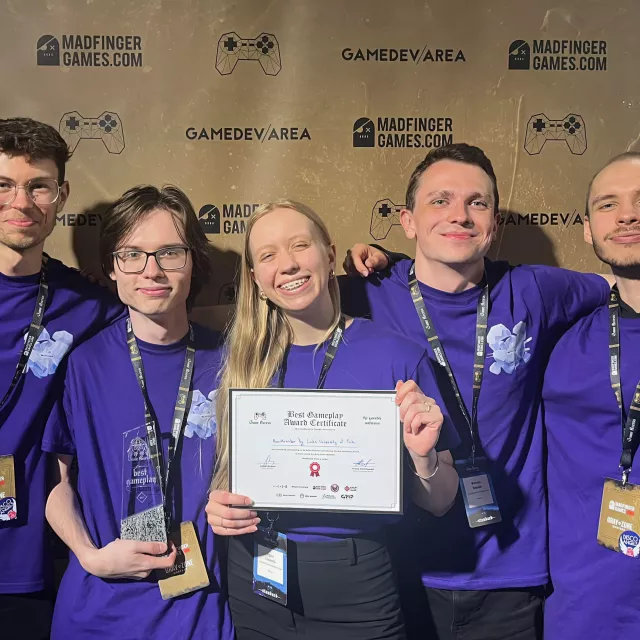 Autorzy gry z mentorem dr inż. Jarosławem Andrzejczakiem