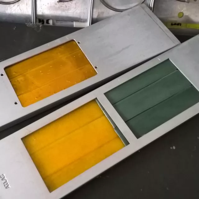 Przygotowanie próbek do symulowanego starzenia UV